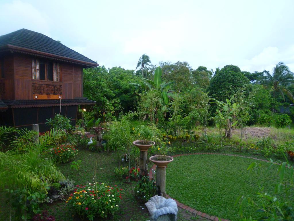 Chateau Hestia Bed & Breakfast Silang Exterior photo
